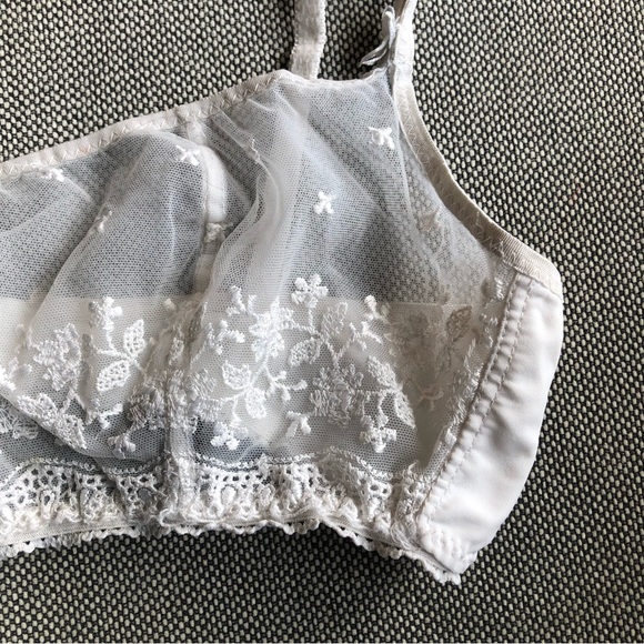 (259) Vintage Lace Bralette/Bandeau - Picture 4 of 10